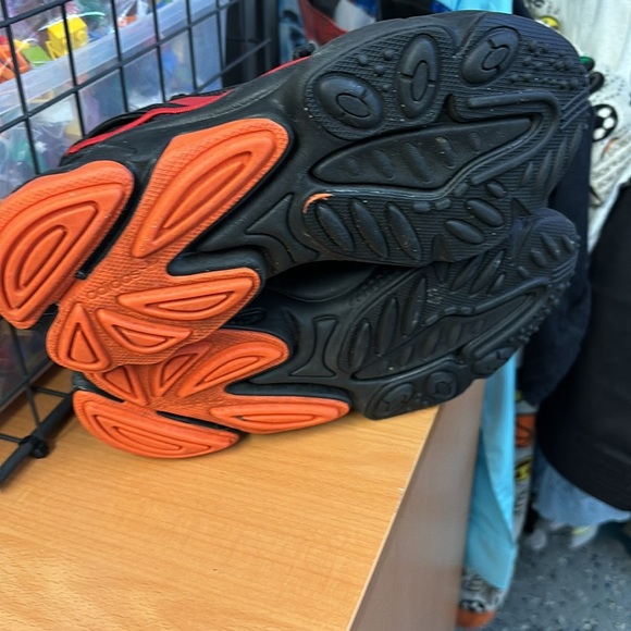 Adidas Ozweego Zip Chinese New Year - Picture 2 of 3